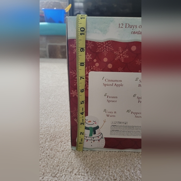 New Empire Candle Co 12 Days of Christmas Advent Calendar Votive Candle Set. - Picture 10 of 11